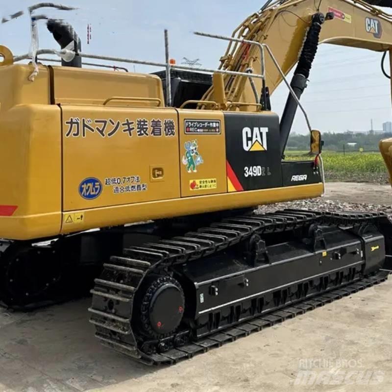 CAT 349 D حفارات زحافة