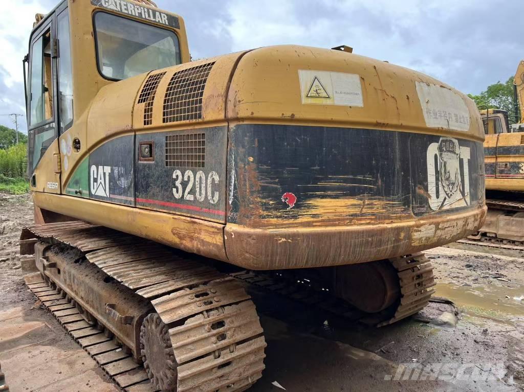 CAT 320 C حفارات زحافة