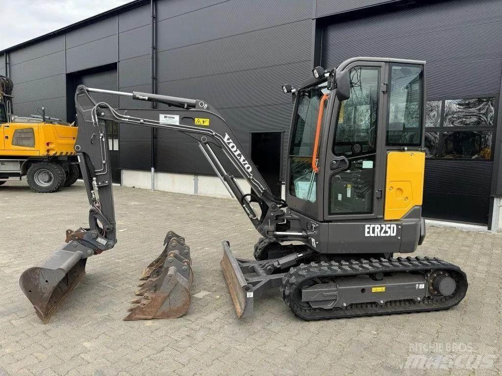 Volvo ECR25D حفارات صغيرة أقل من 7 طن (حفارات صغيرة)