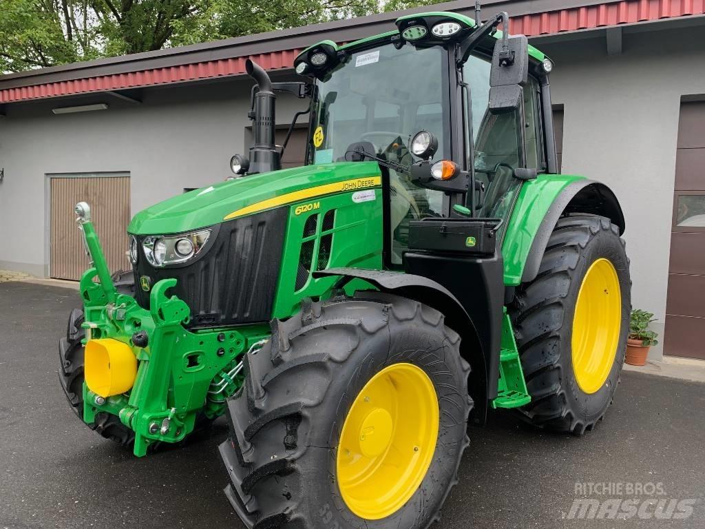 John Deere 6120 M الجرارات