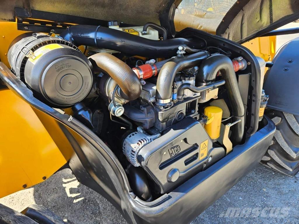 JCB 531-70 معدات مناولة لأغراض الزراعة