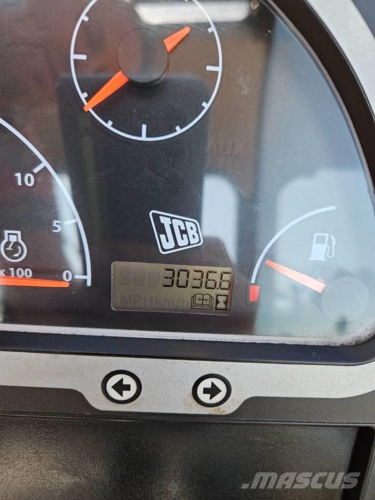 JCB 531-70 معدات مناولة لأغراض الزراعة