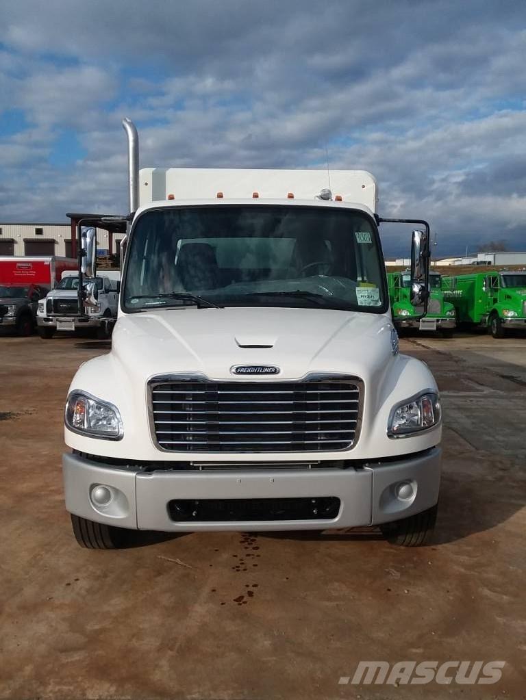 Freightliner M2 شاحنات نقل المشروبات