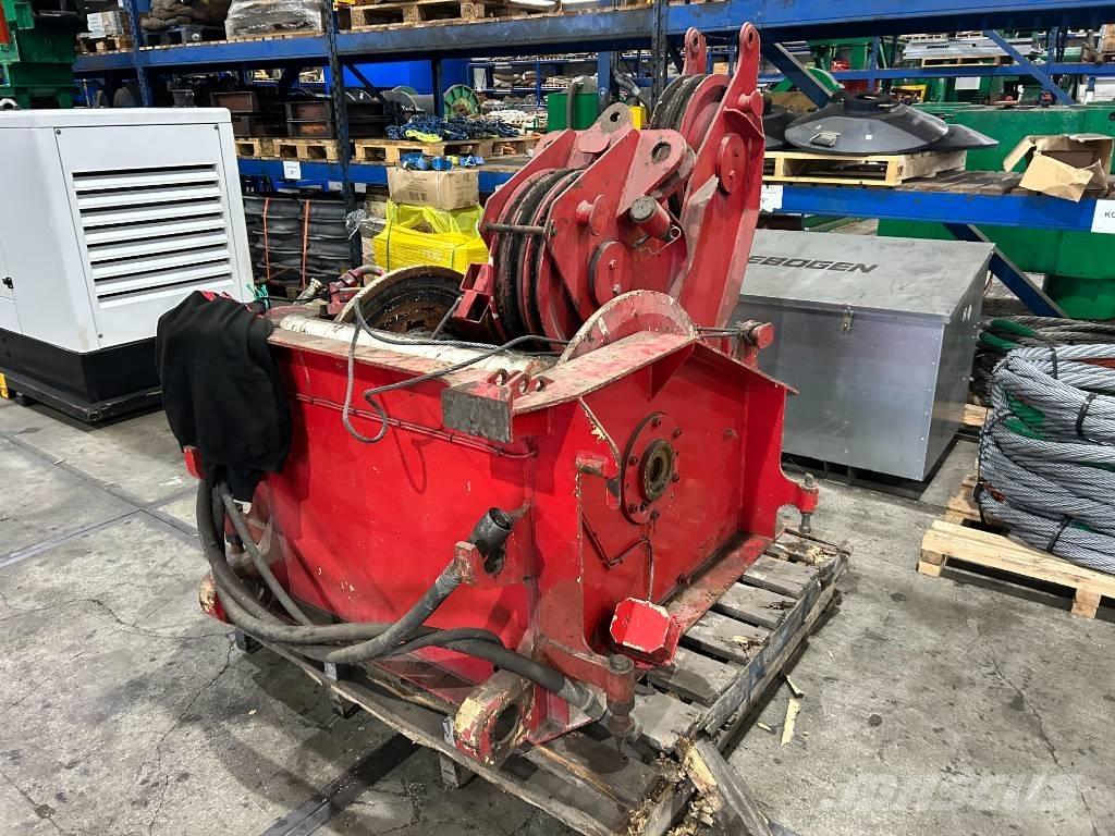 Grove GMK 6250 رافعات صالحة لكل أنواع الطرق