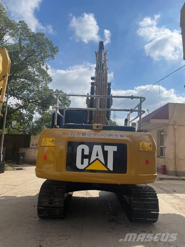 CAT 320D حفارات زحافة