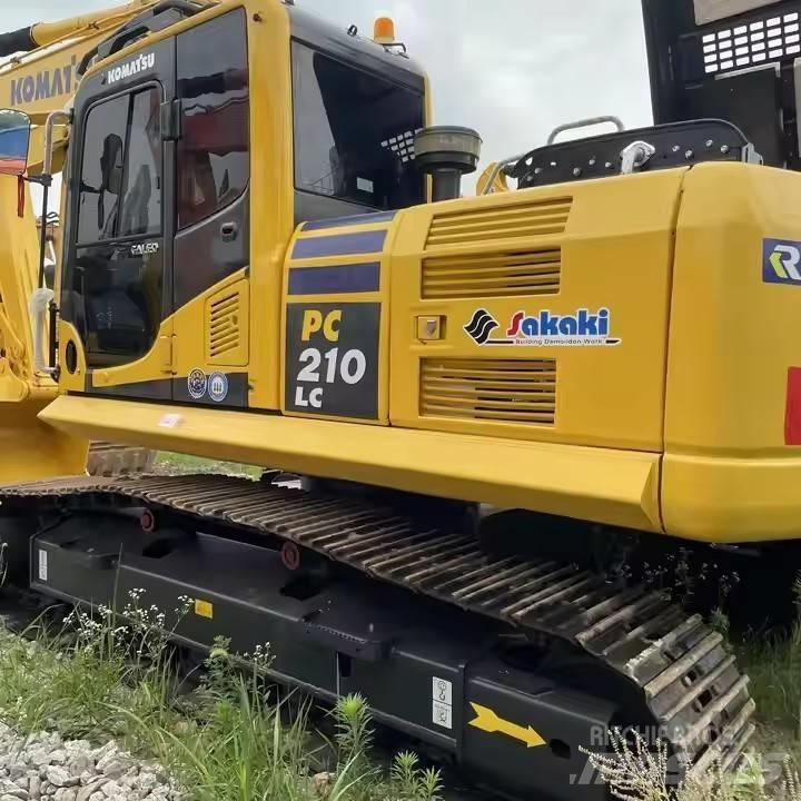 Komatsu PC 210 LC-8 حفارات زحافة