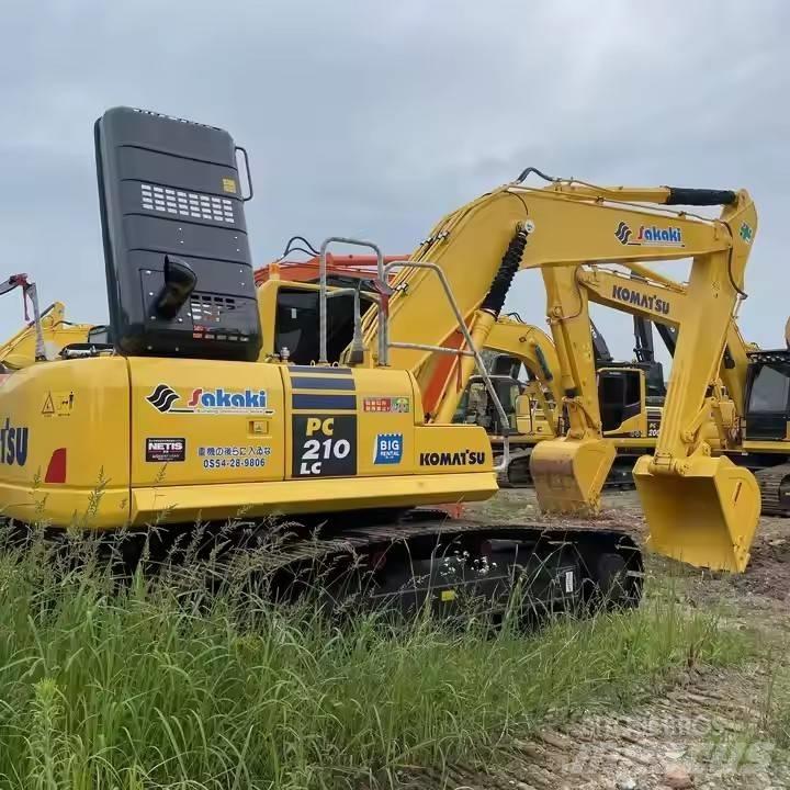 Komatsu PC 210 LC-8 حفارات زحافة