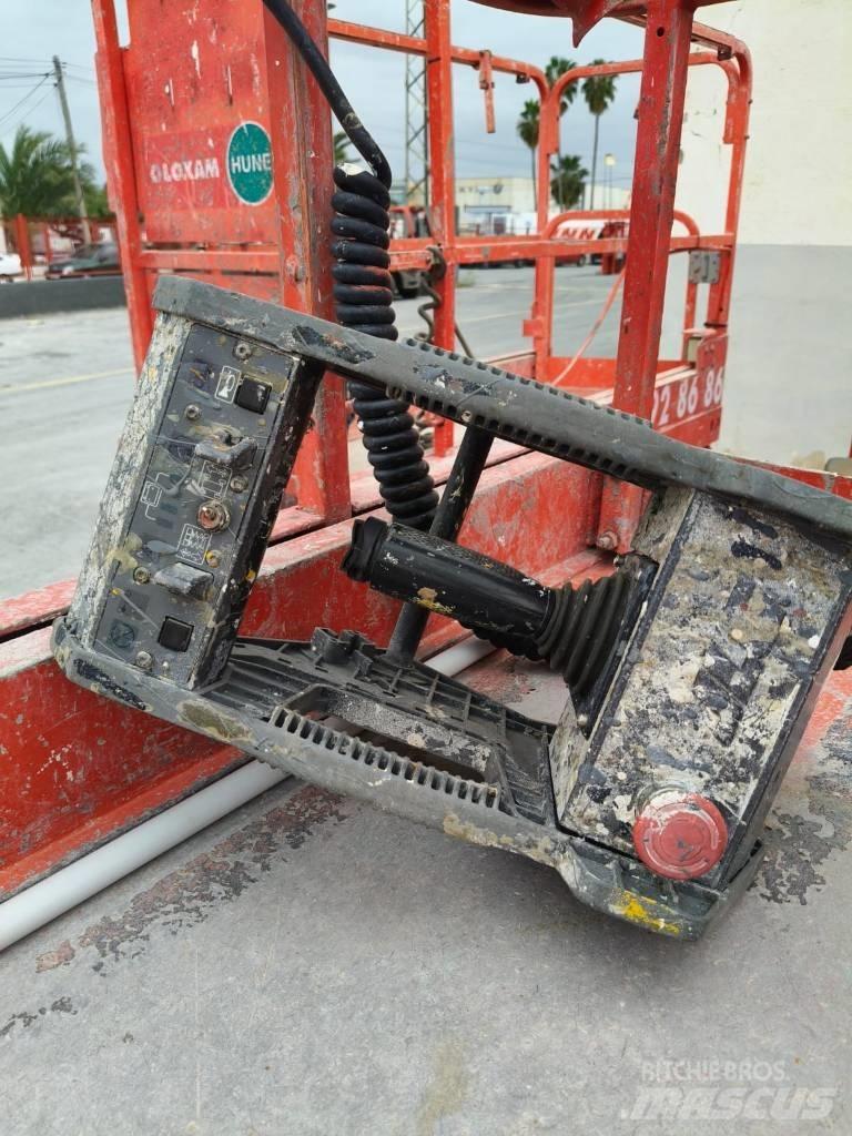 JLG 2030 ES رافعات مقصية الشكل