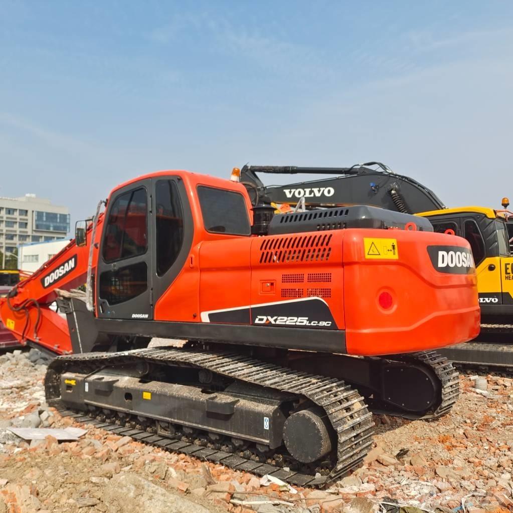 Doosan DX225LC-9C حفارات زحافة