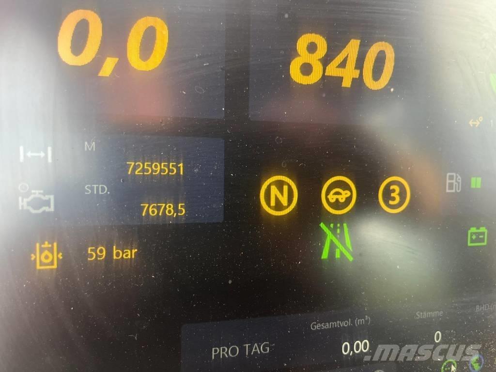 Komatsu 931 XC حصادات