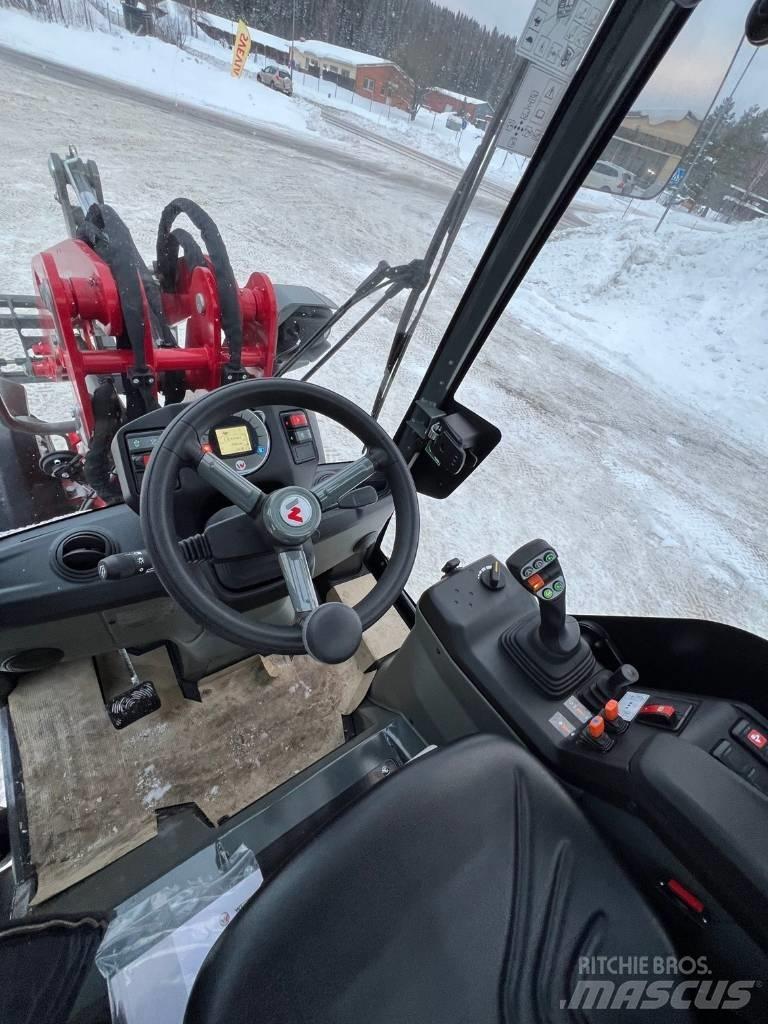 Weidemann 1390 لوادر بعجل