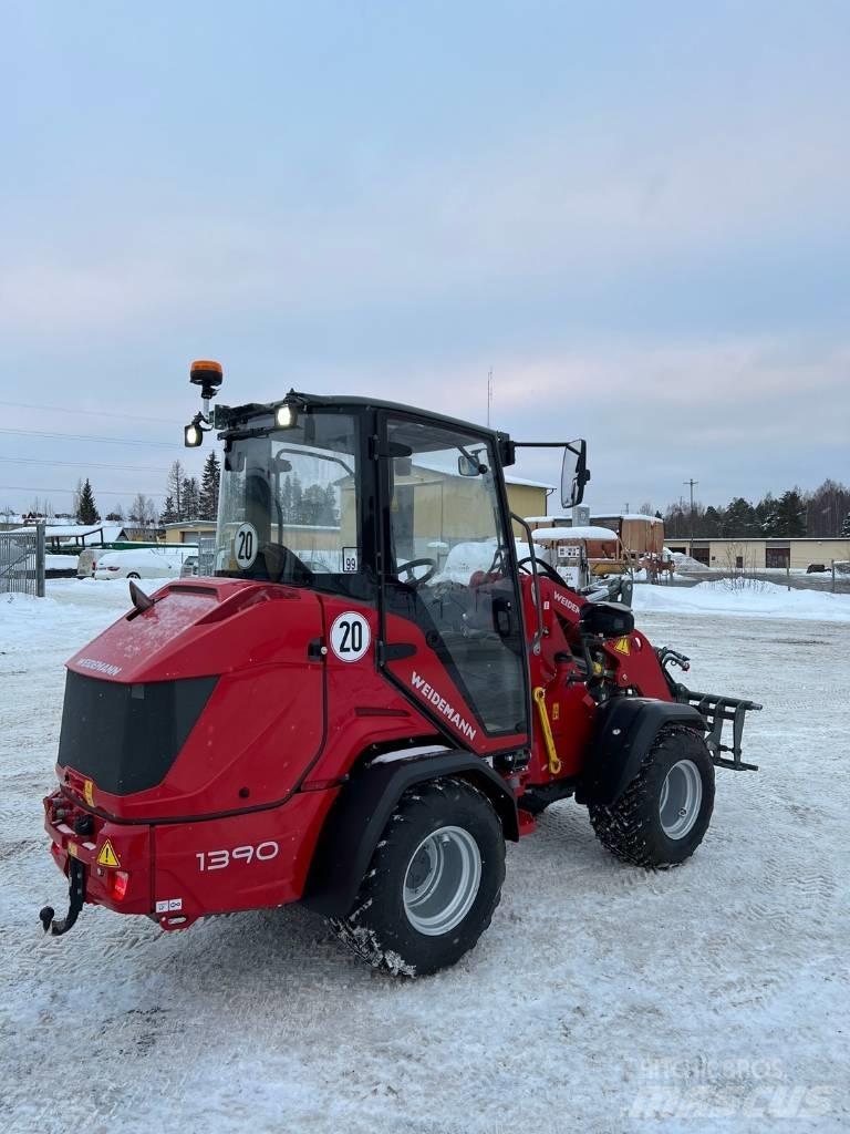 Weidemann 1390 لوادر بعجل