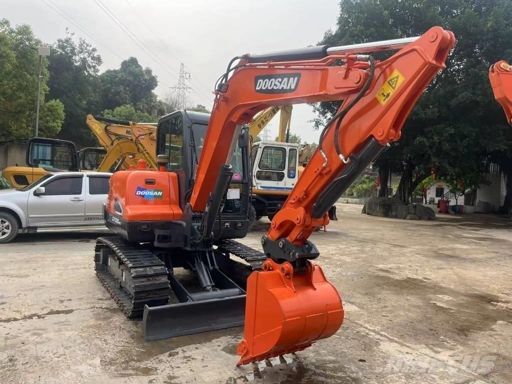 Doosan DX55-9C حفارات صغيرة أقل من 7 طن (حفارات صغيرة)