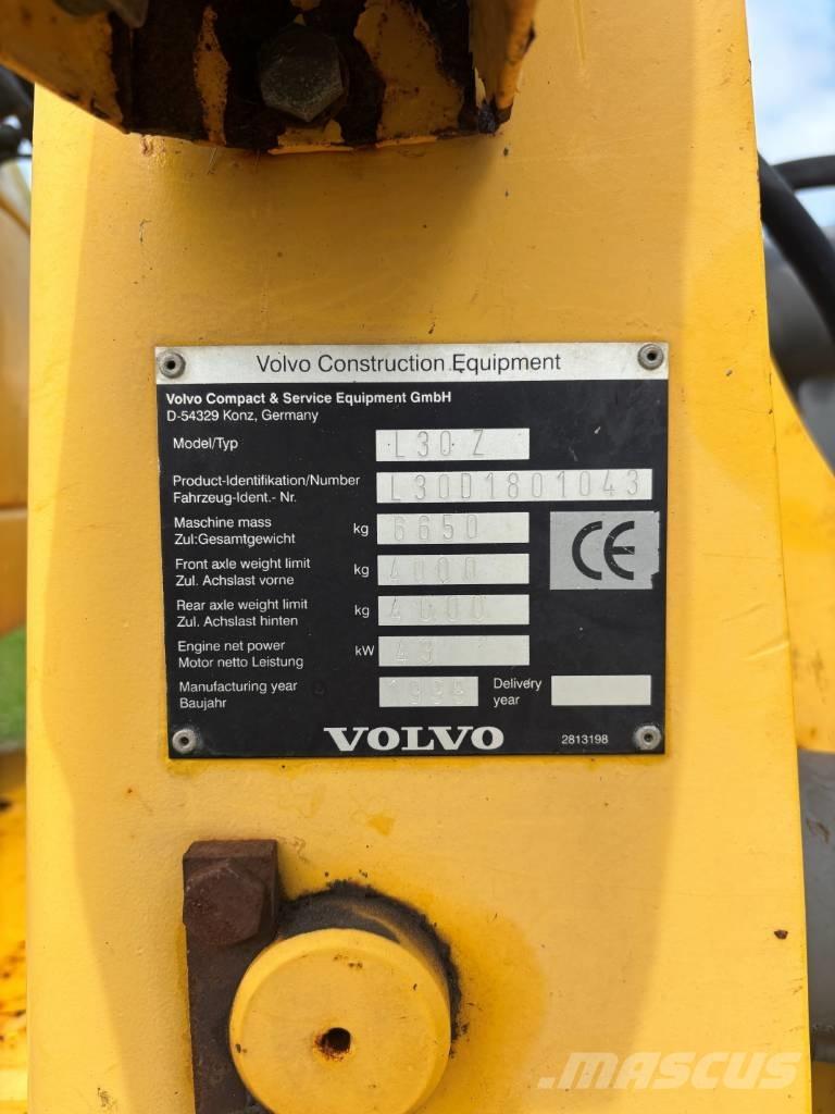 Volvo L30 لوادر صغيرة