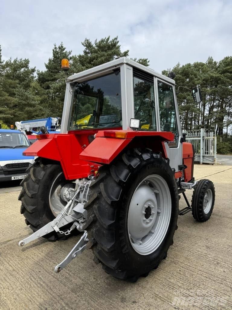 Massey Ferguson 690 الجرارات