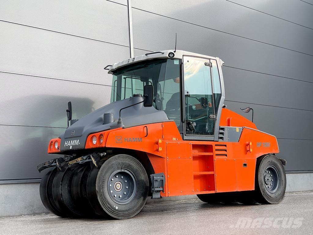 Hamm HP 180I مداحل ذات إطارات هوائية