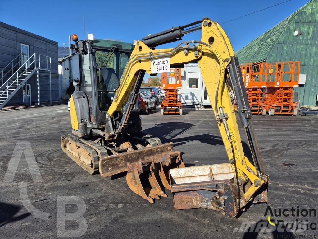 Yanmar Vio 33 U حفارات صغيرة أقل من 7 طن (حفارات صغيرة)