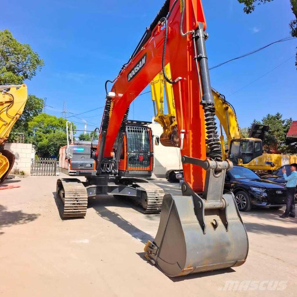 Doosan DX 225 LCA حفارات زحافة
