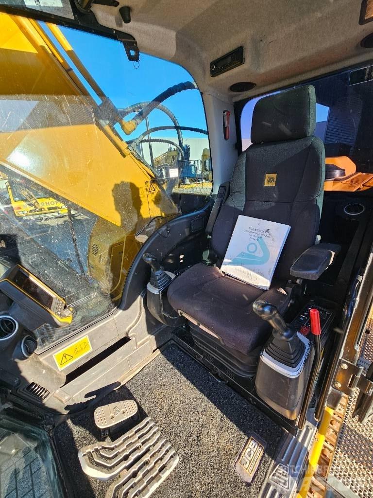 JCB JS 220 LC حفارات زحافة