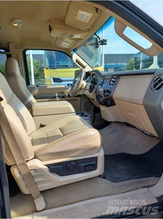 Ford F250 Lariat 4x4 شاحنات خفيفة/مفصلية الجوانب