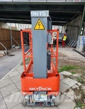 SkyJack SJ 12 رافعات مقصية الشكل