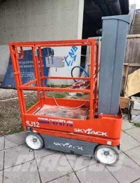 SkyJack SJ 12 رافعات مقصية الشكل