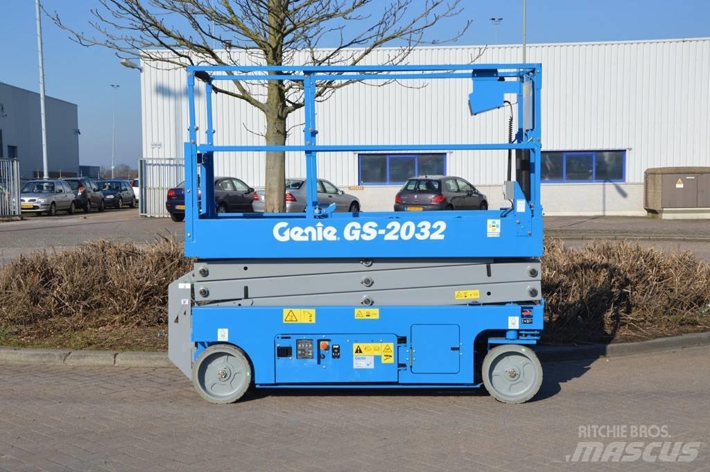 Genie GS2032 رافعات مقصية الشكل