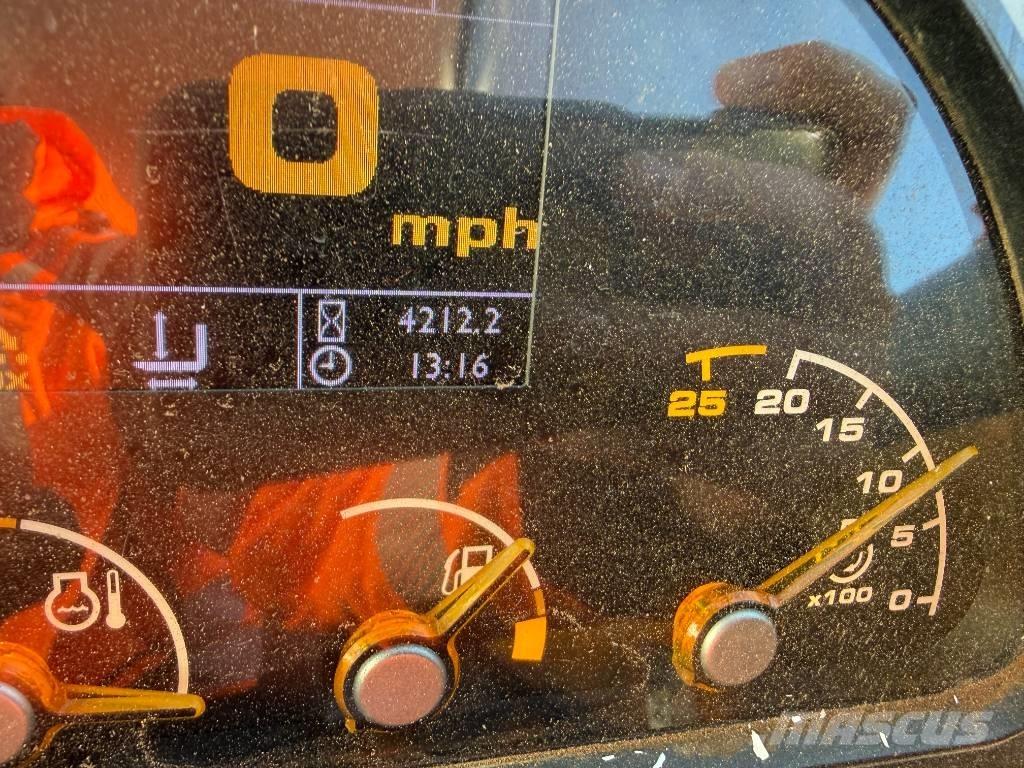 JCB 540V-180 مناولات متداخلة