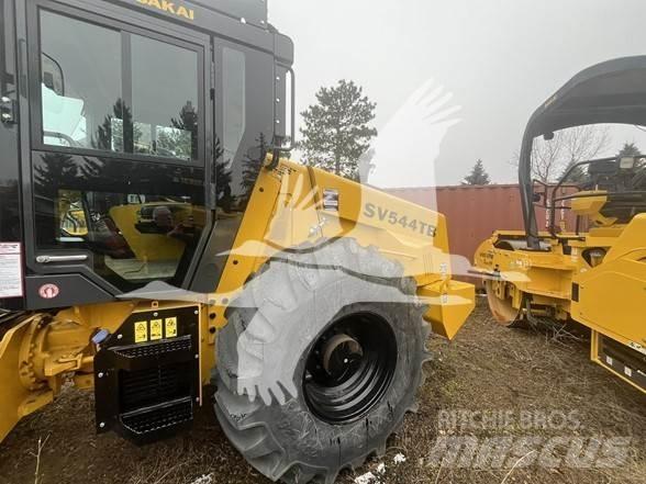 Sakai SV544T مداحل أحادية الأسطوانة