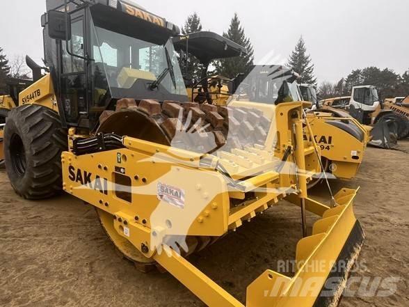 Sakai SV544T مداحل أحادية الأسطوانة