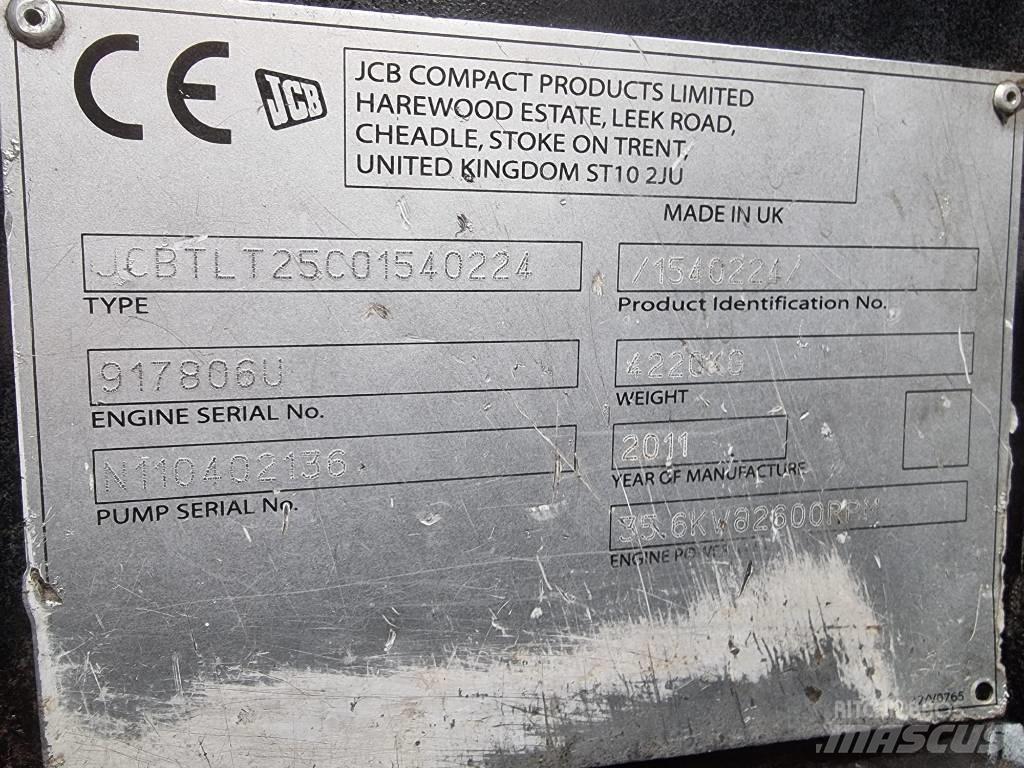 JCB TLT 25 D مناولات متداخلة