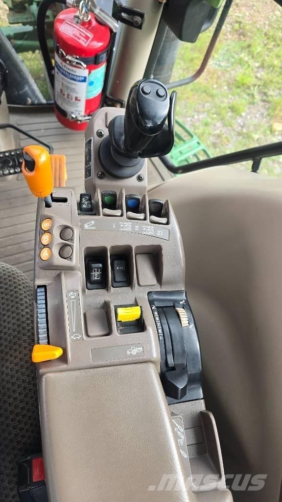 John Deere 6150 R الجرارات