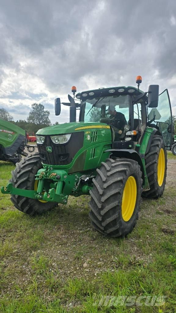 John Deere 6150 R الجرارات