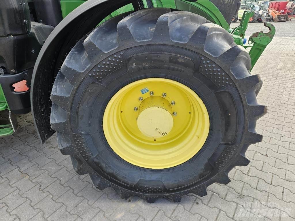 John Deere 6195R الجرارات