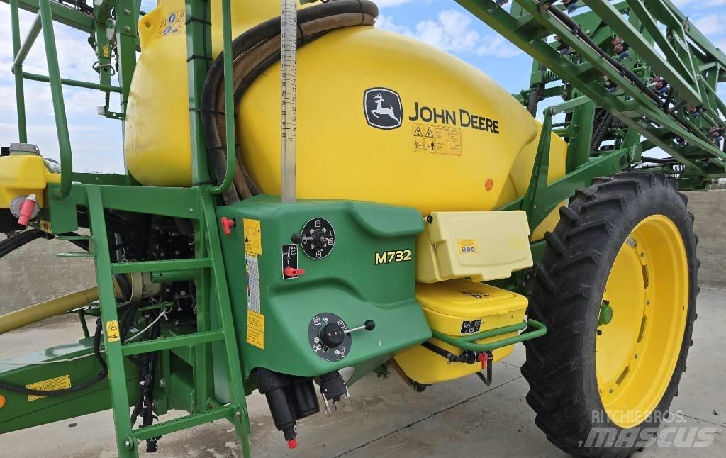 John Deere M 732 الرشاشات