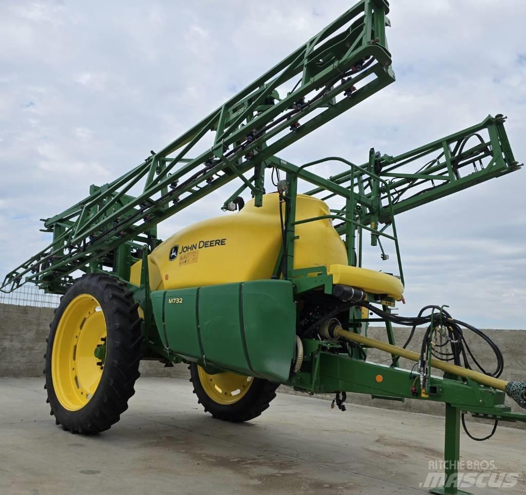 John Deere M 732 الرشاشات