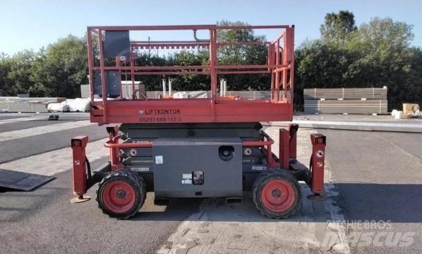 SkyJack SJ 6832 RT رافعات مقصية الشكل