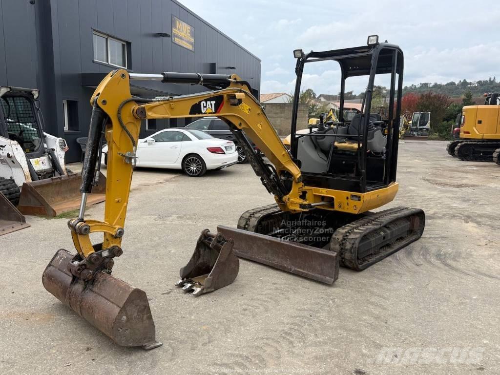 CAT 302.7 CR حفارات صغيرة أقل من 7 طن (حفارات صغيرة)