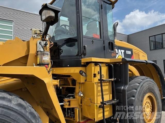 CAT 938 H لوادر بعجل