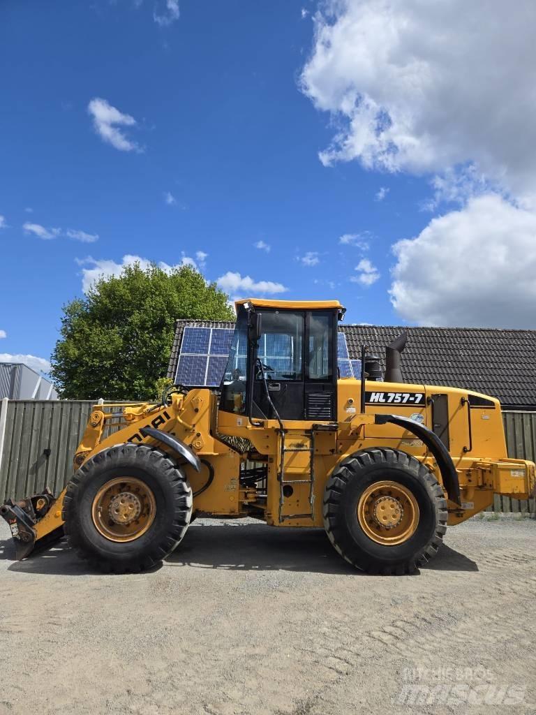 Hyundai HL 757-7 لوادر بعجل