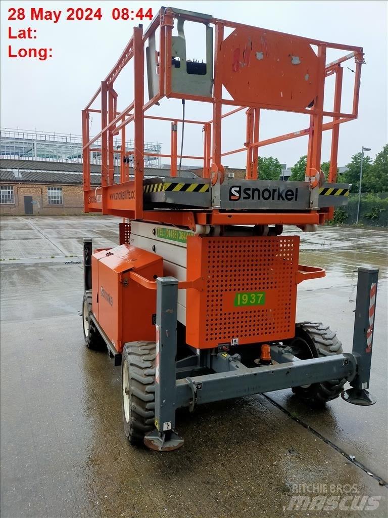 Snorkel S 3370 RT رافعات مقصية الشكل