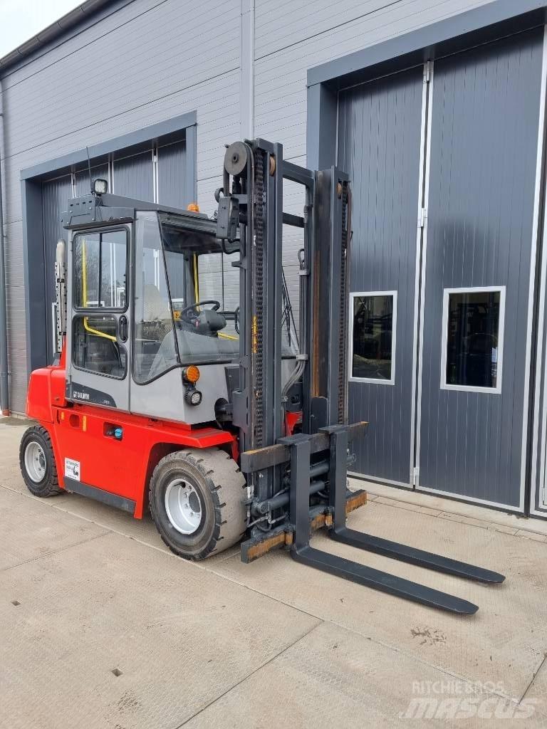 Kalmar DCE 55-6 شاحنات الديزل