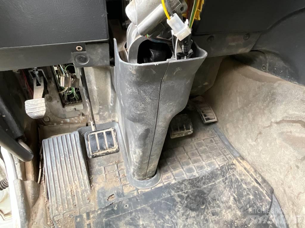 Yanmar TW 95 حفارات بعجل