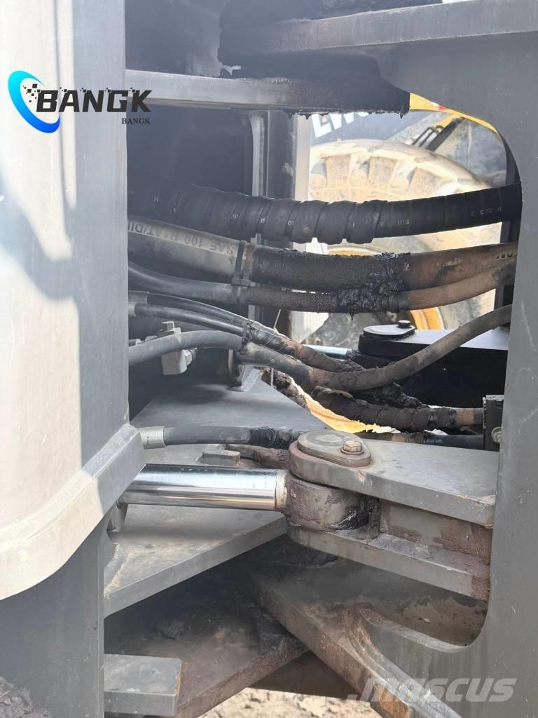 SDLG L 953 لوادر بعجل