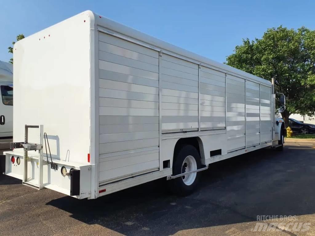 International 4300 شاحنات نقل المشروبات