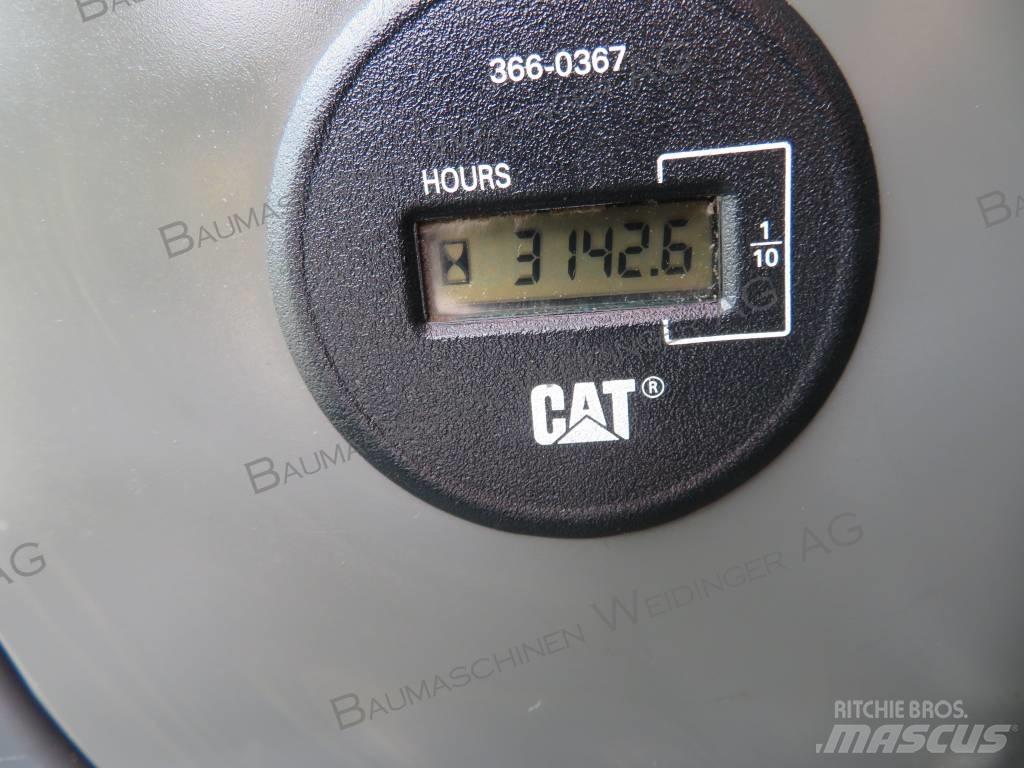 CAT 311 F LRR حفارات زحافة