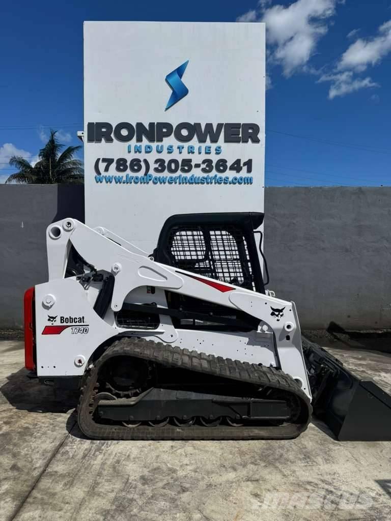 Bobcat T 740 لوادر انزلاقية التوجيه