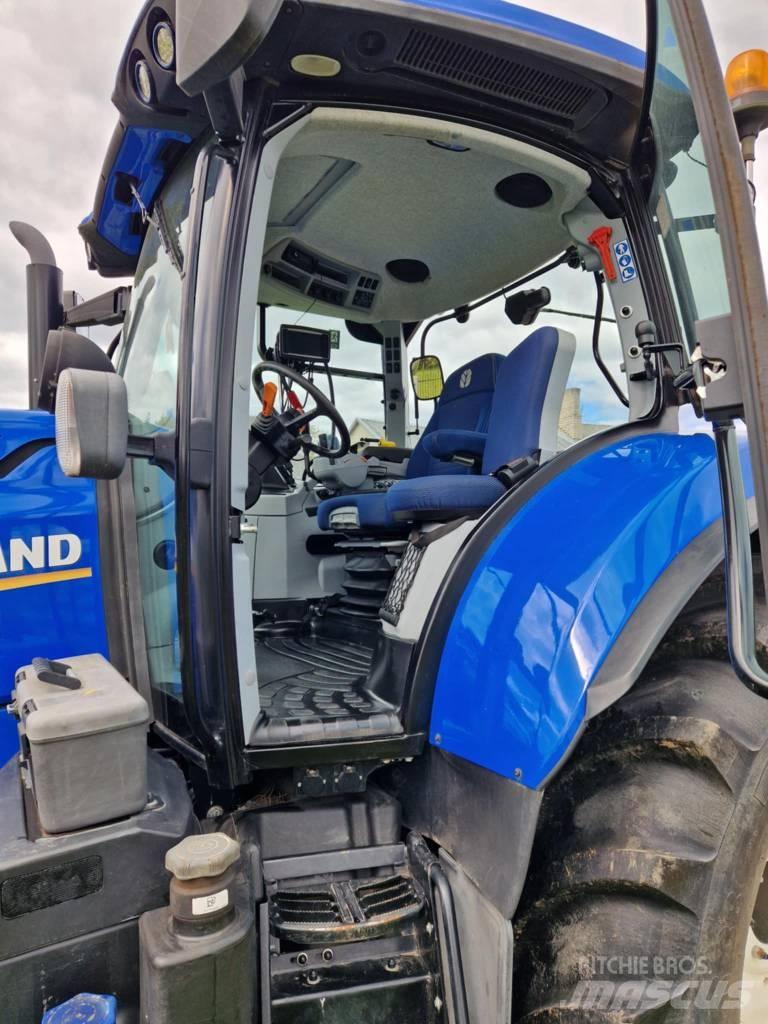 New Holland T 7.210 الجرارات
