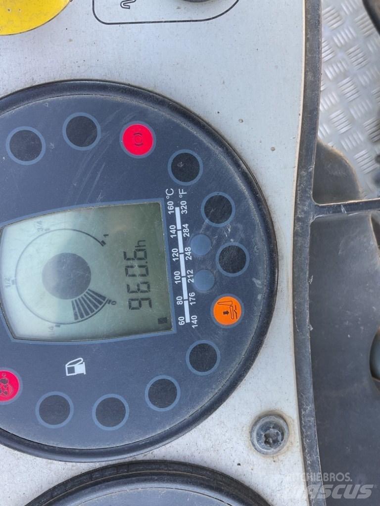 Bomag BW 138 AD-5 مداحل ثنائية الاسطوانة