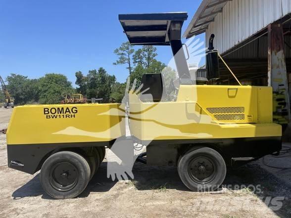 Bomag BW11RH مداحل ذات إطارات هوائية